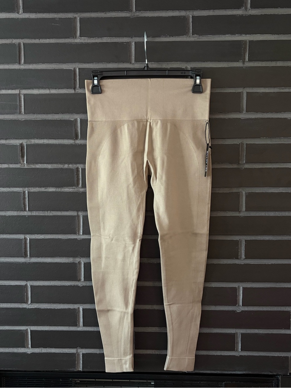 NWT beige Set Active full length leggings 🍦✨